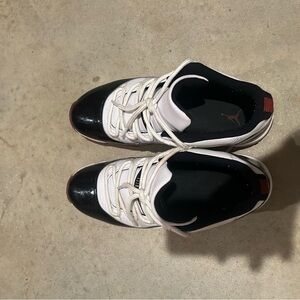 **Worn Air Jordan 11 Retro Low 'Concord-Bred'